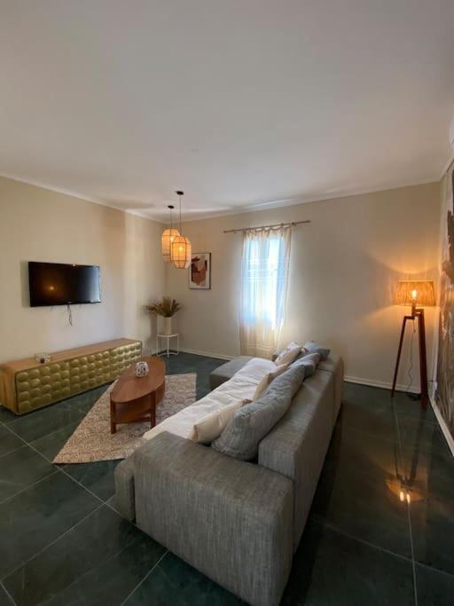 Merveilleuse Maison De Village Maillane Экстерьер фото